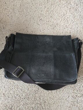 Burberry Black Leather Shoulder Messenger Bag